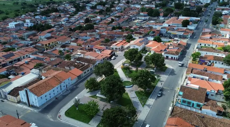 Prefeitura de Macarani avança com obras de pavimentação e programas de habitação popular